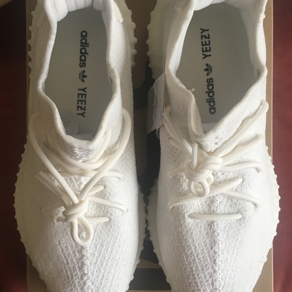 YEEZY boost 350. New in box - Picture 2 of 6
